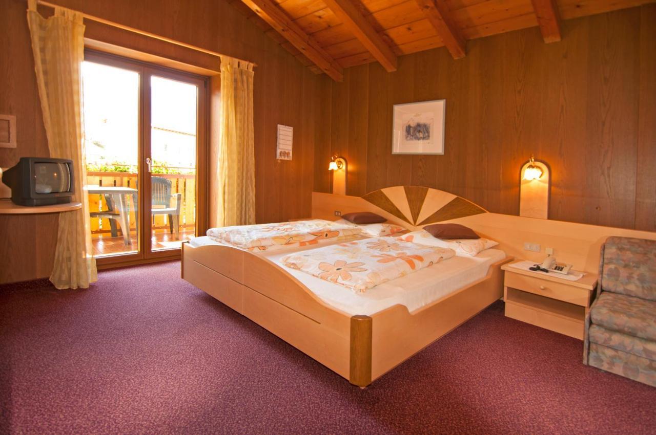 Pension Gallus Laces Exterior foto