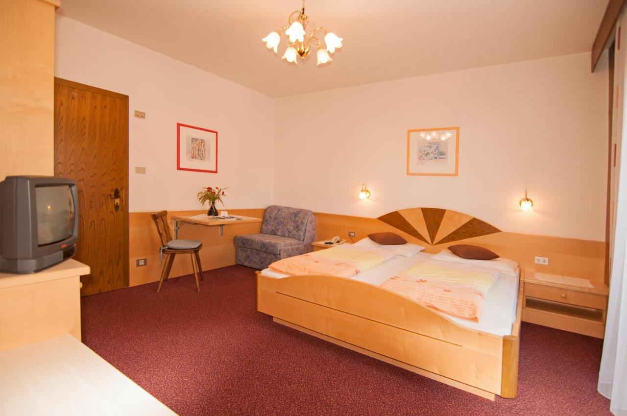Pension Gallus Laces Exterior foto